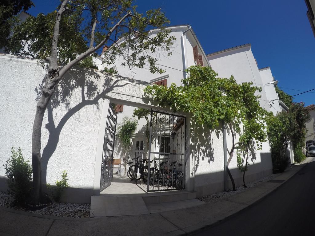 Guest House Neho Cres Esterno foto