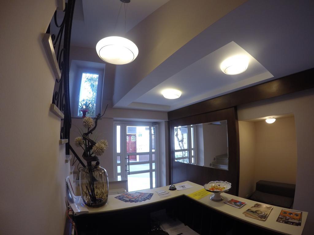 Guest House Neho Cres Esterno foto