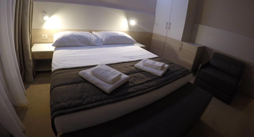 Guest House Neho Cres Esterno foto